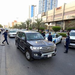 رئيس وأعضاء مجلس إدارة جمعية ابن القيم الخيرية بقارا  يدشنون شعارها الجديد