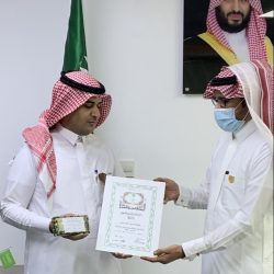 مدير صحة القريات يكرم الملازم أول سلمان بن سعود العنزي لحصوله على ميدالية الاستحقاق من الدرجة الثالثة
