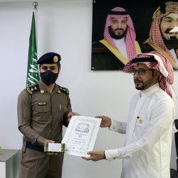 مدير صحة القريات يكرم النقيب سعد بن سعود العنزي لحصوله على ميدالية الاستحقاق من الدرجة الثالثة