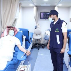 مدير صحة القريات يكرم النقيب سعد بن سعود العنزي لحصوله على ميدالية الاستحقاق من الدرجة الثالثة