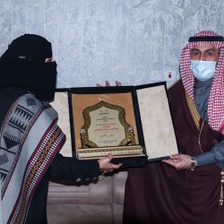 محافظ القريات يرعى حفل يوم التأسيس السعودي بجمعية  سر الفن البصري بالقريات.
