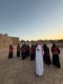 متطوعو جمعية تطوع بالقريات يزورون أبرز المعالم التاريخية في دومة الجندل برفقة رئيس مجلس الجمعيات الأهلية بمنطقة الجوف